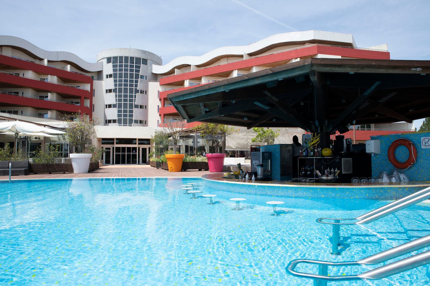 Solplay-Hotel-de-Apartamentos-Pool-2