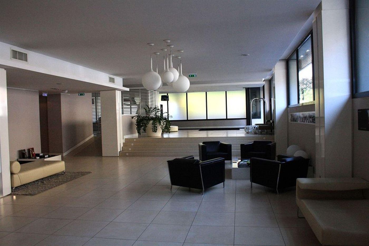 iH-Hotels-Milano-Watt-13-Lobby-8