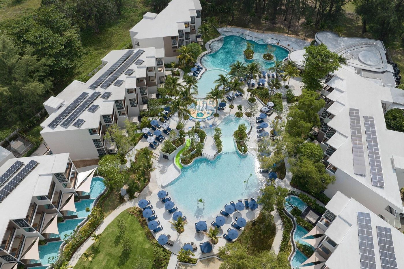 Holiday-Inn-Resort-Phuket-Mai-Khao-Beach-General-view-4