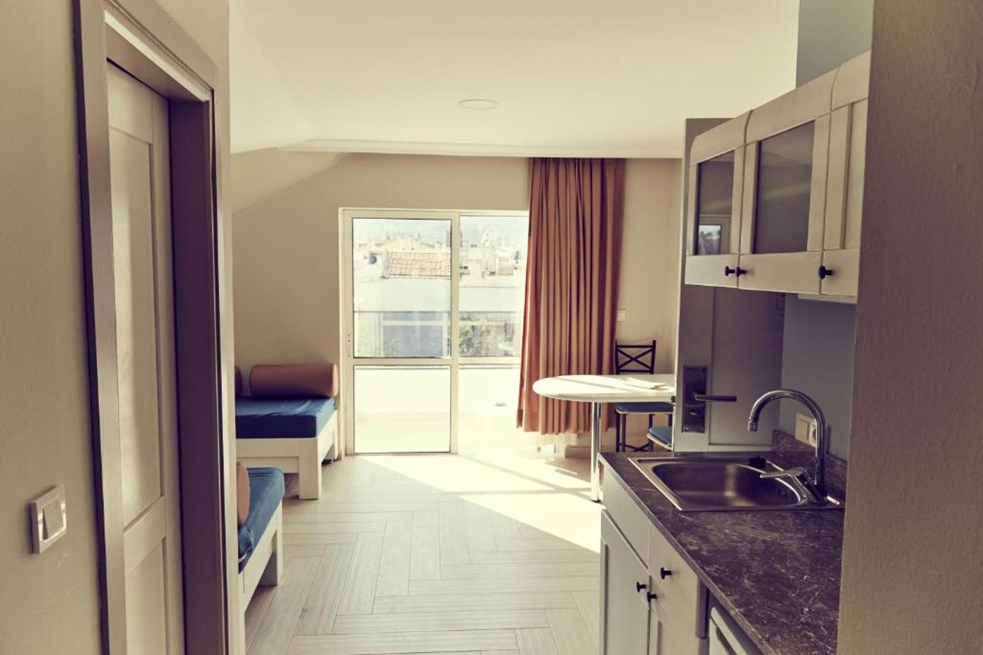 Two Seas Luxury Suites