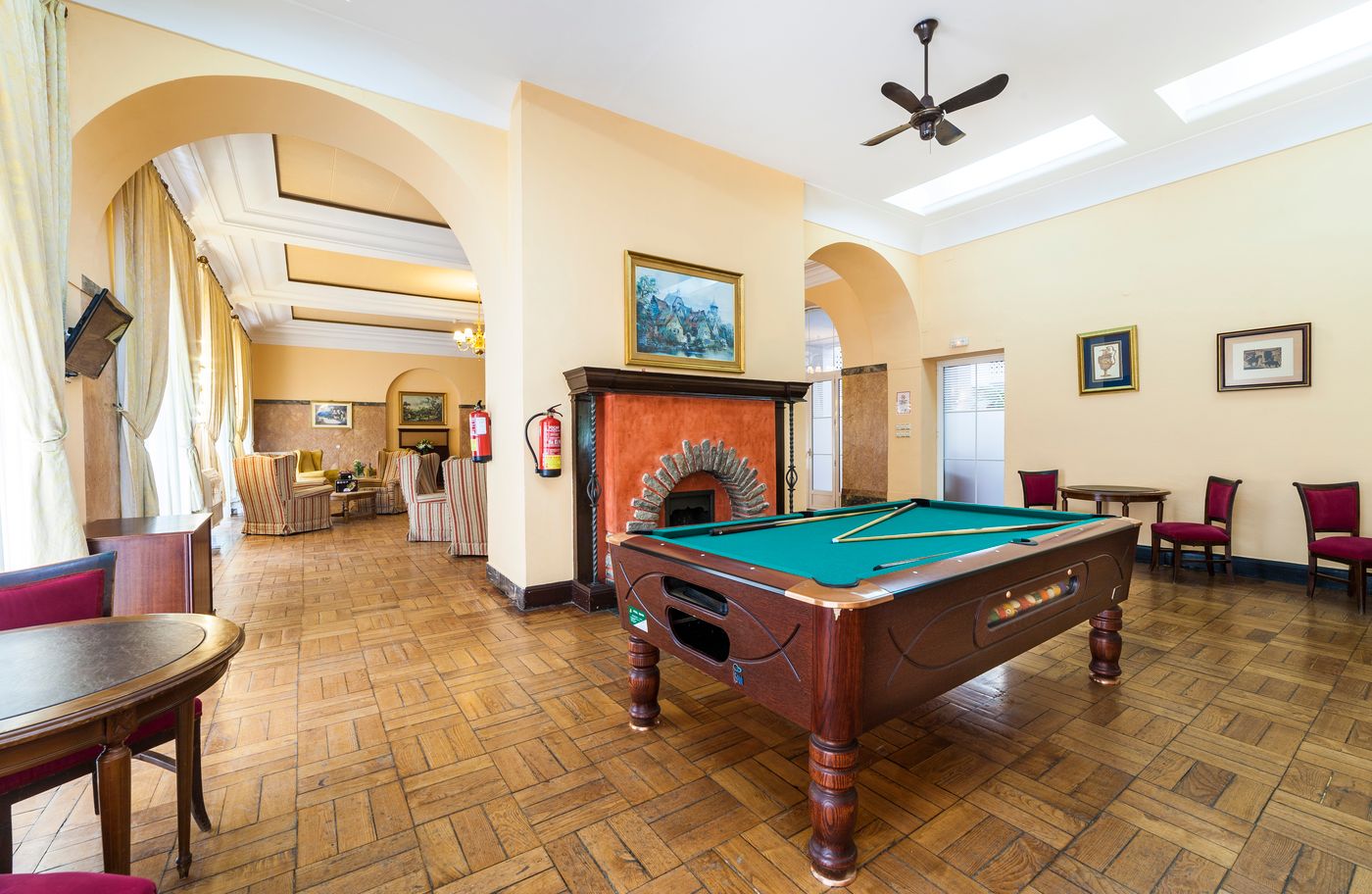 Hoteles-Globales-Reina-Cristina-Sports-and-Entertainment-56