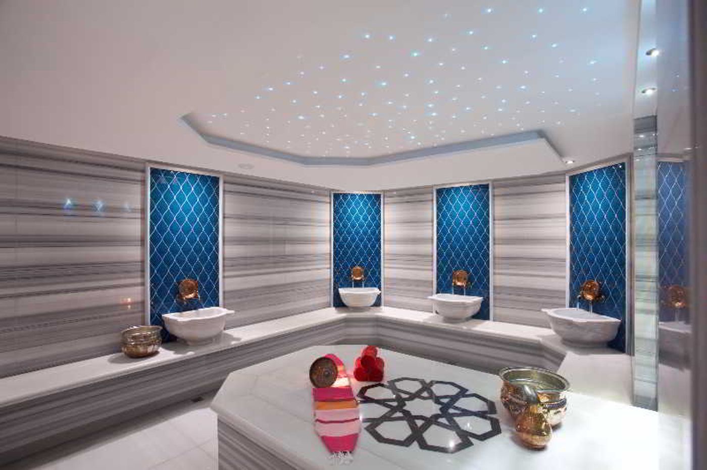 Dosso-Dossi-Hotels-Downtown-Sports-and-Entertainment-48