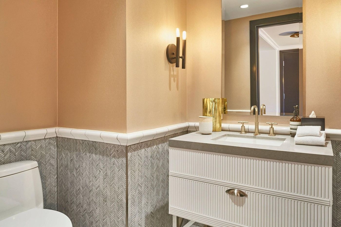 the-DOUGLAS--Autograph-Collection-Room-49