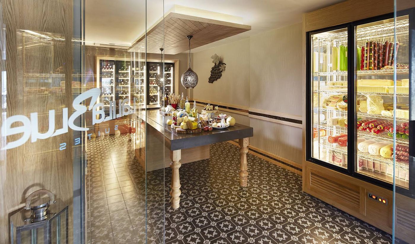 Lalila-Blue-Suites-Restaurant-16