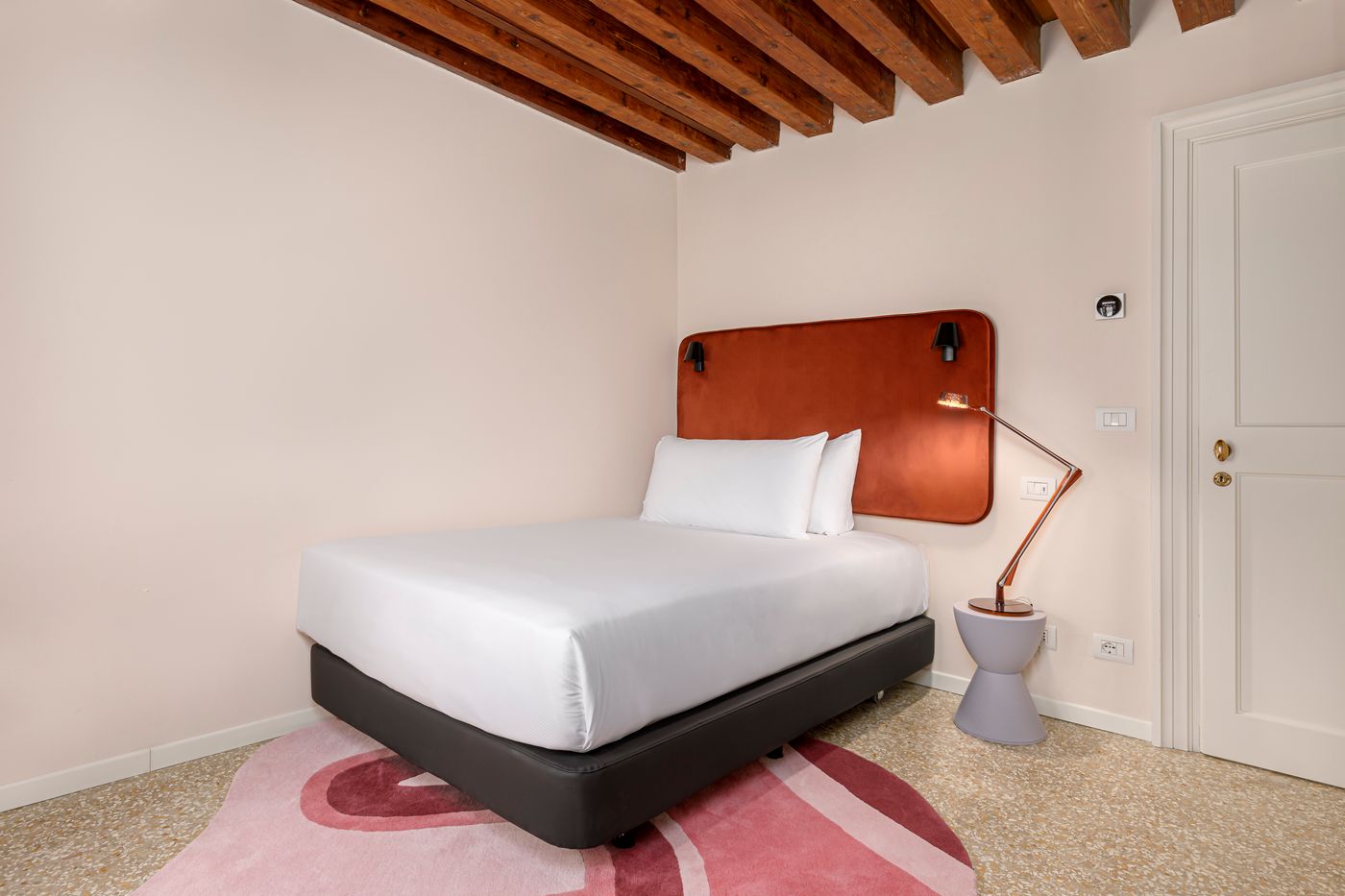 Palazzo-Dei-Fiori-By-Room-Mate-Room-43