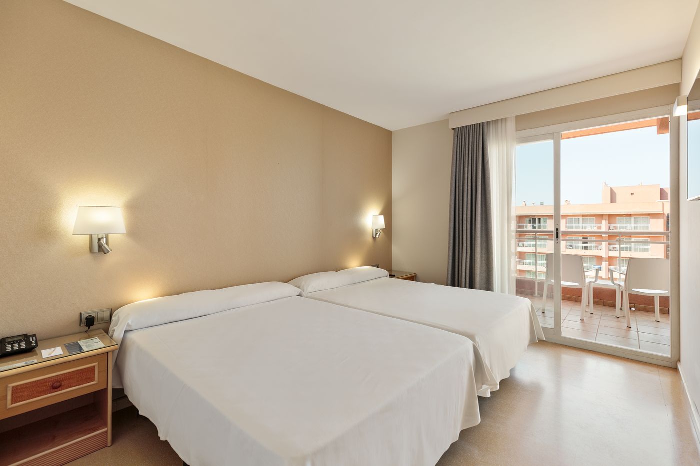 Best-Roquetas-Room-22