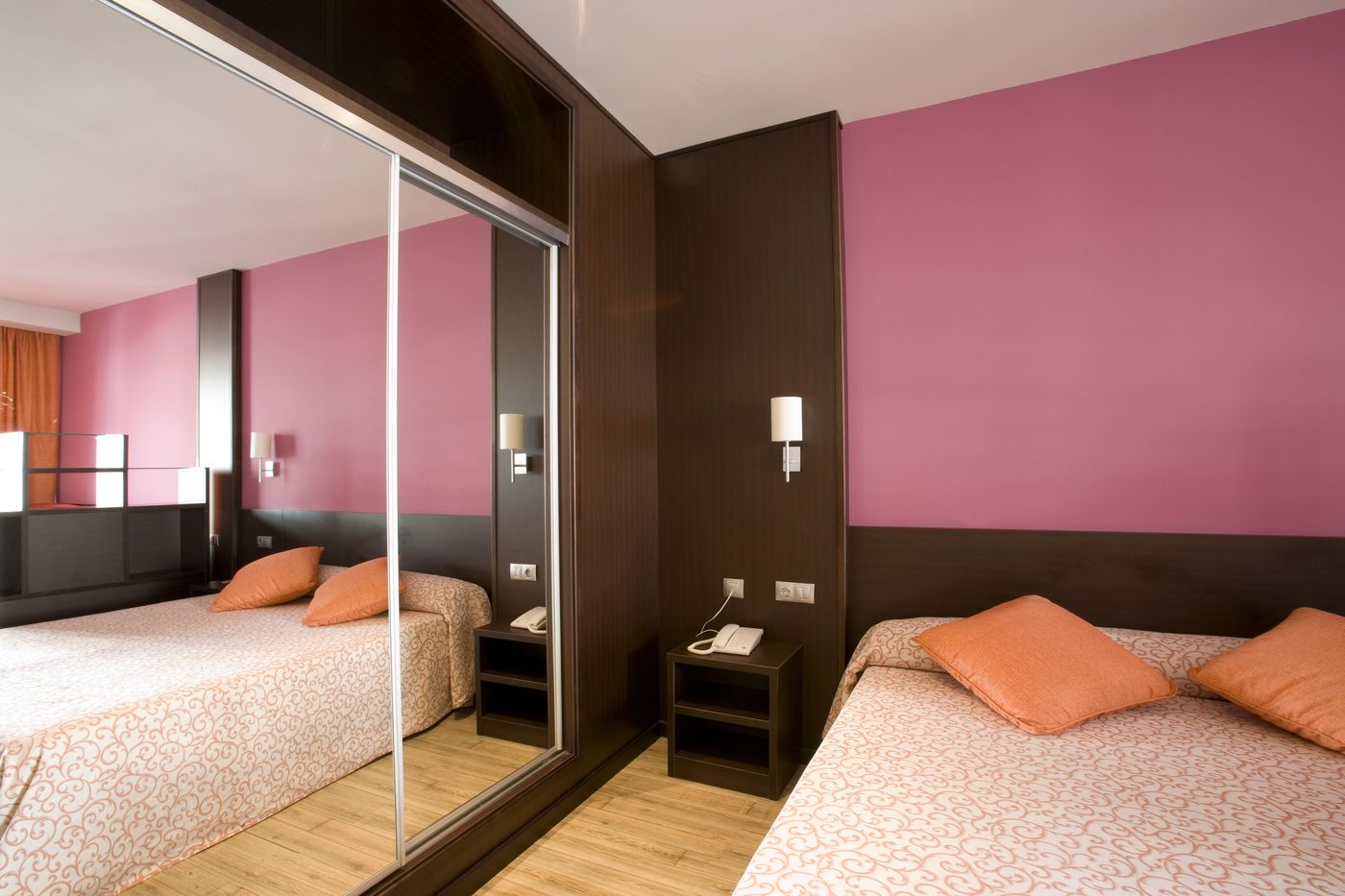 Loar-Ferreries-Apartments-Room-19