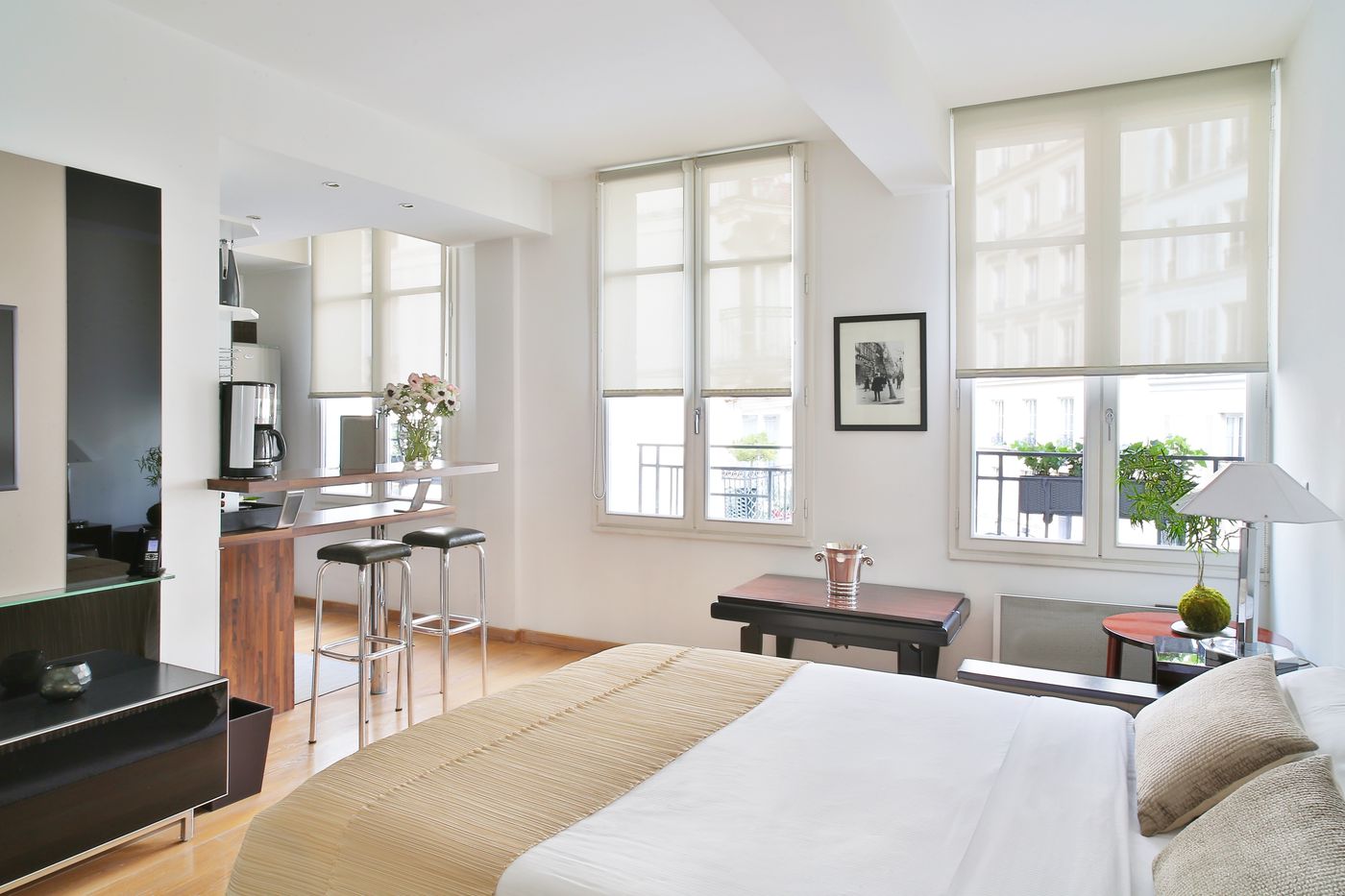 Montmartre-Residence-Paris-Room-9