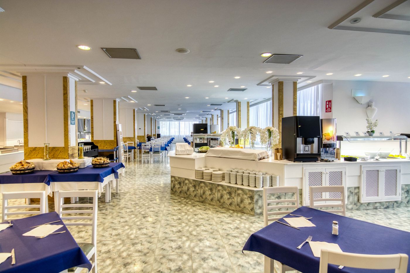 AzuLine-Hotel-Coral-Beach-Restaurant-30