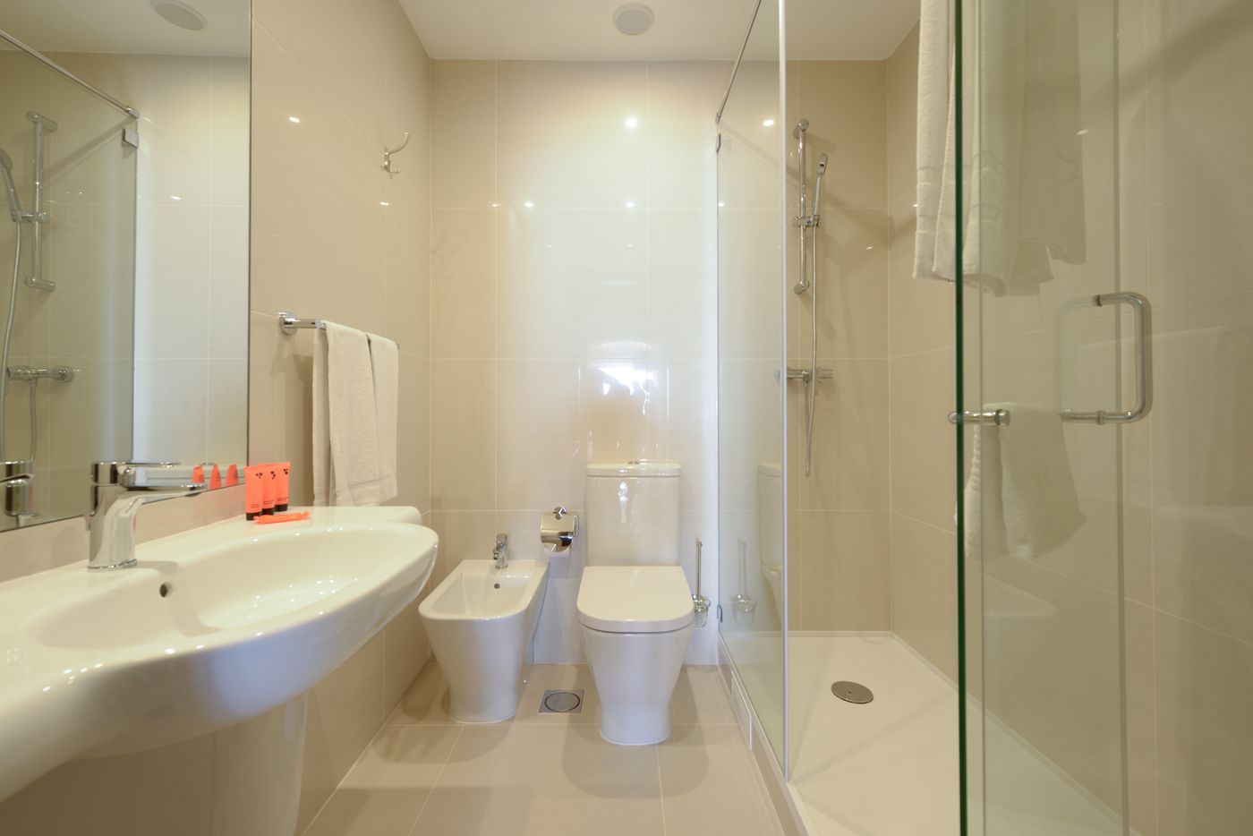 3HB-Golden-Beach-Room-22