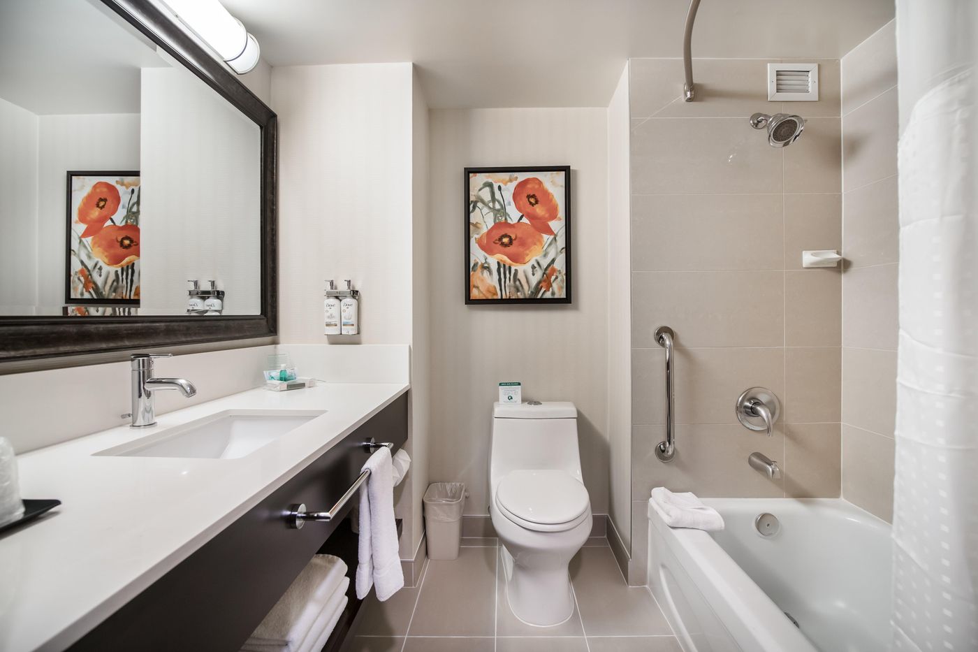 Holiday-Inn-Vancouver-Centre--Broadway--Room-25