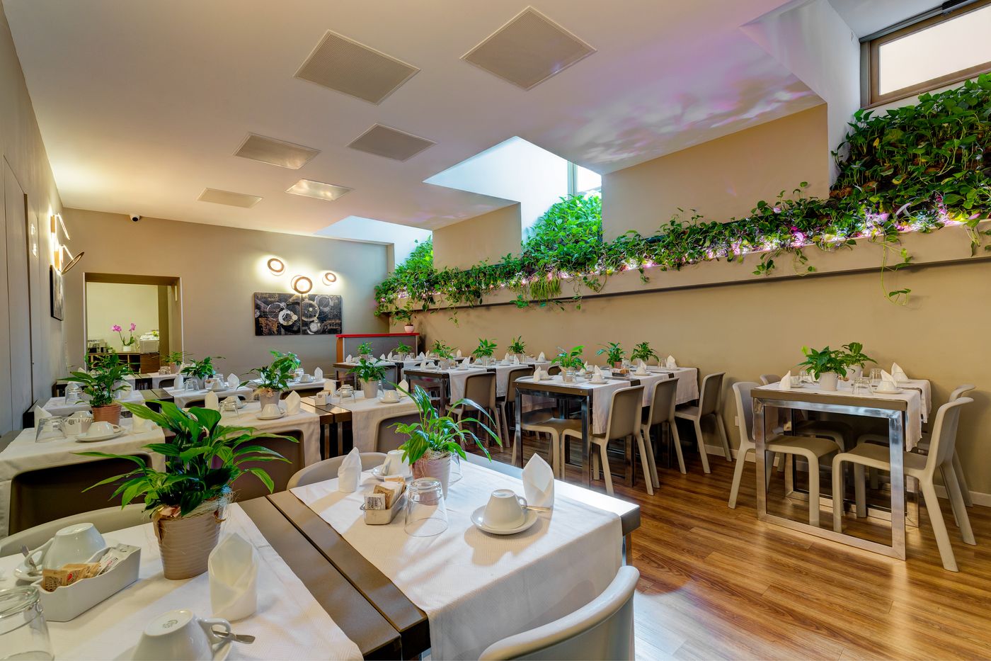 Al-Manthia-Hotel-Restaurant-1