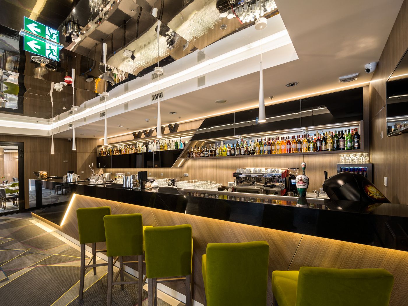 Golden-Tulip-Krakow-Kazimierz-Bar-19