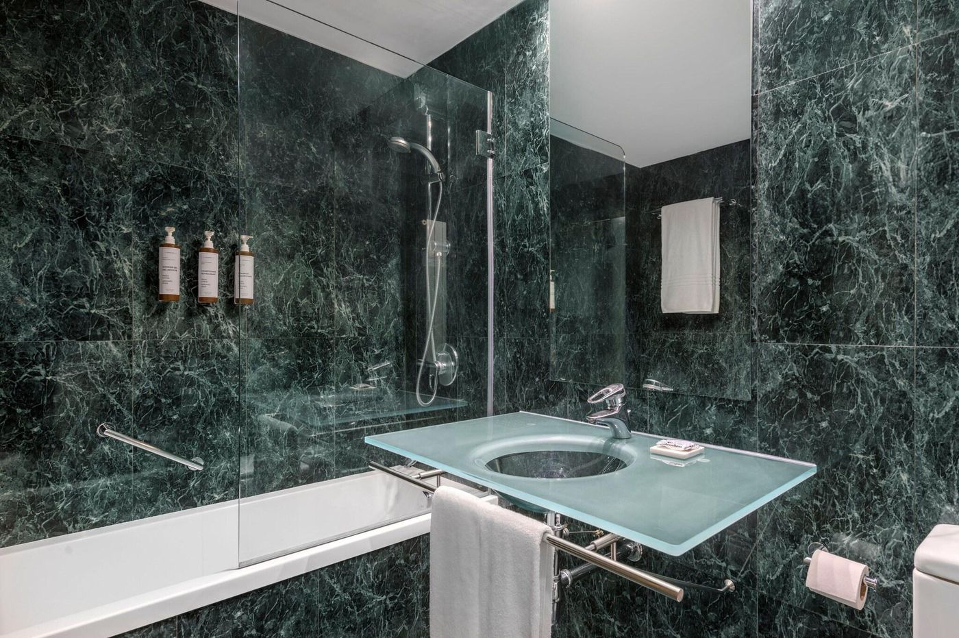 AC-Madrid-Los-Vascos-Room-40