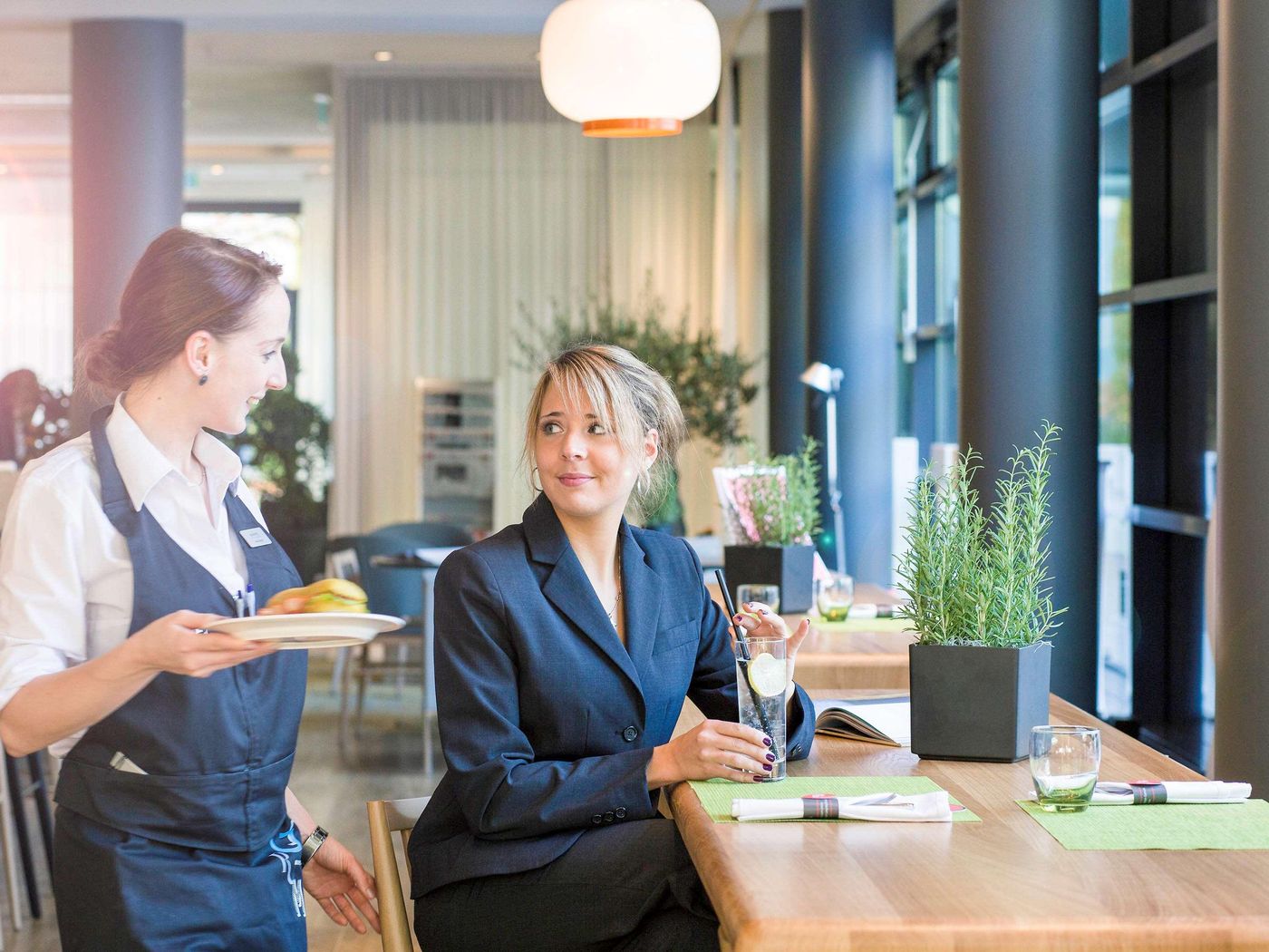 Novotel-Muenchen-City-Bar-28