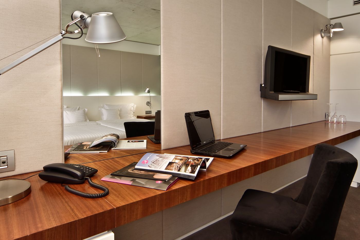 Graffit-Gallery-Hotel-Room-24