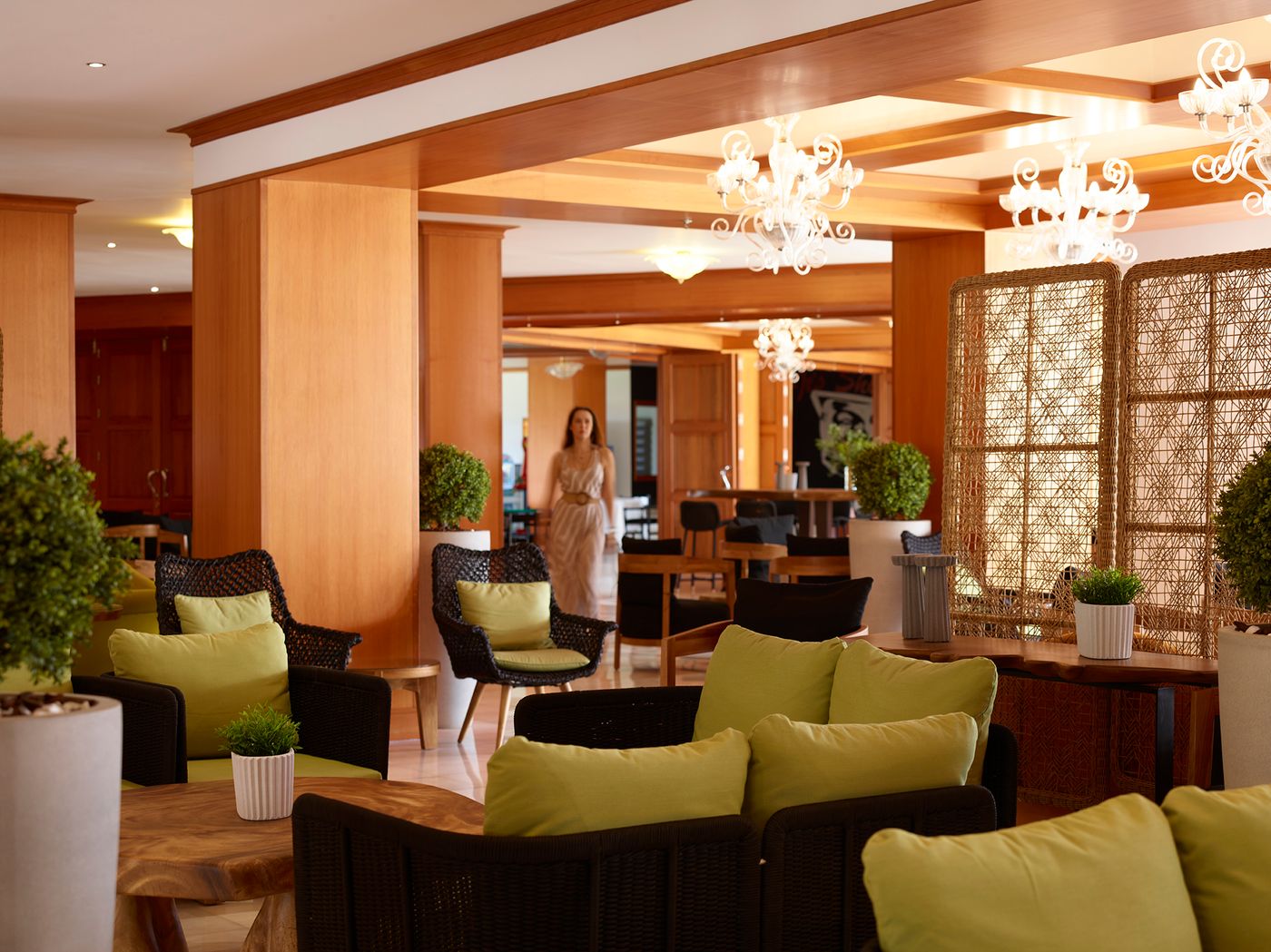 Serita-Beach-Hotel-Lobby-47