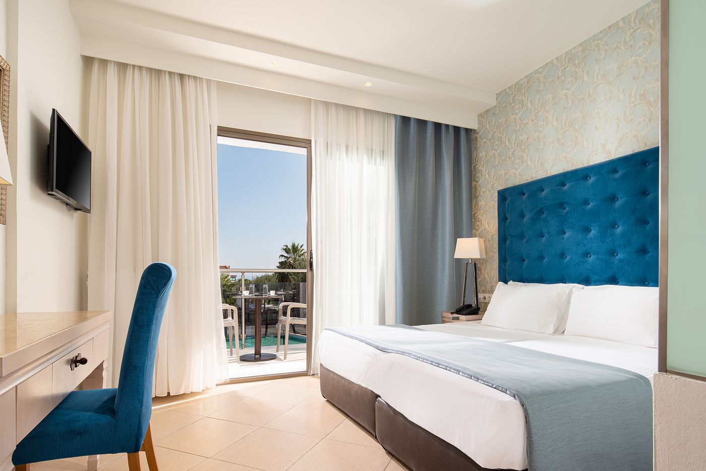 Flegra-Palace-Room-29