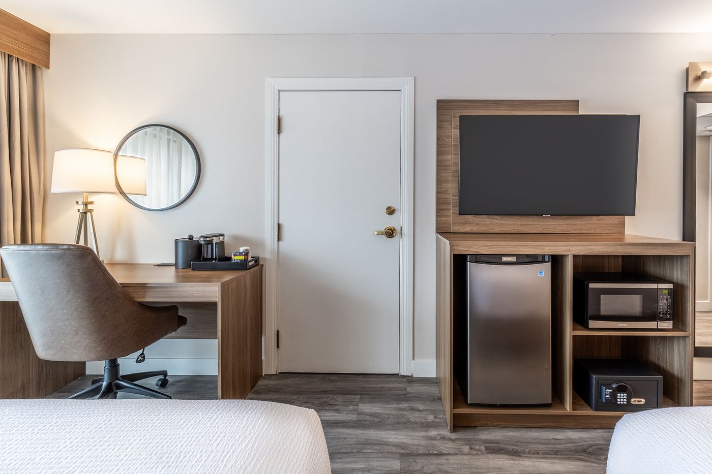 Atrium-Hotel-Vancouver-Room-28