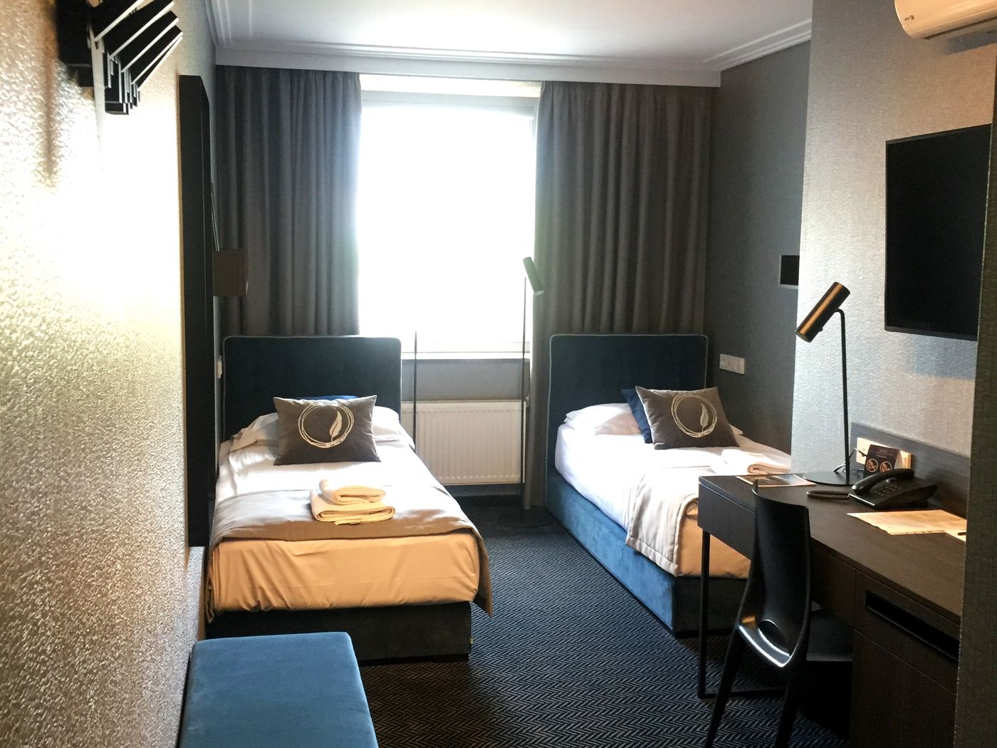 Logos-Hotel-Room-31