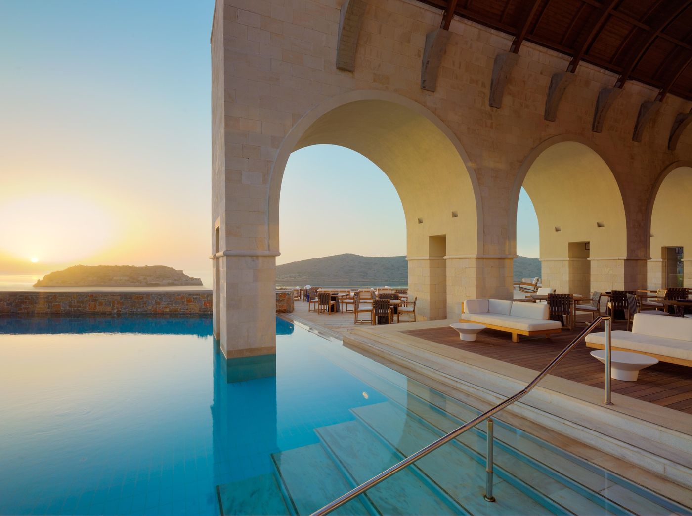 Blue-Palace--a-Luxury-Collection-Resort---Spa-General-view-10