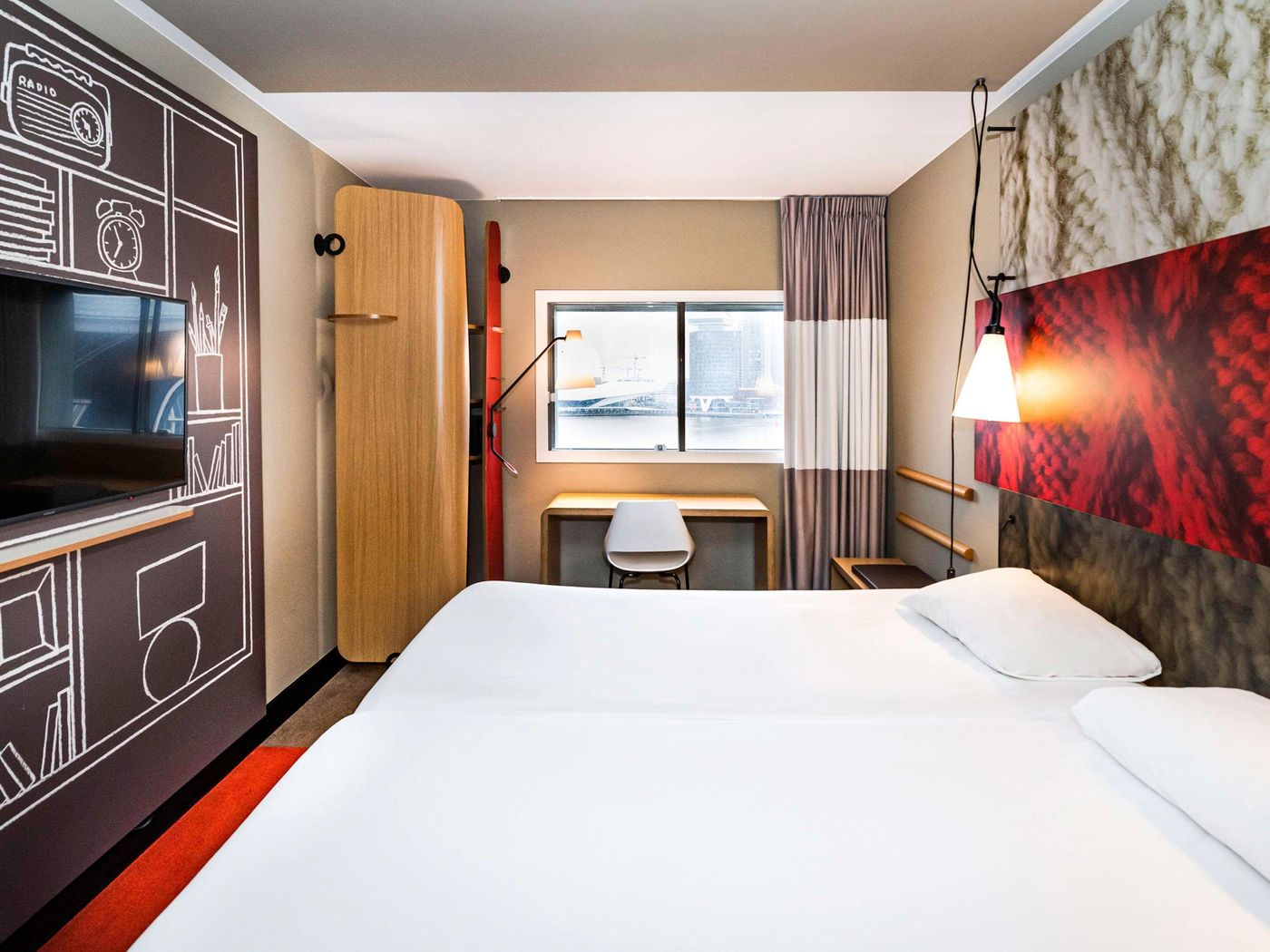 ibis-Amsterdam-Centre-Room-28