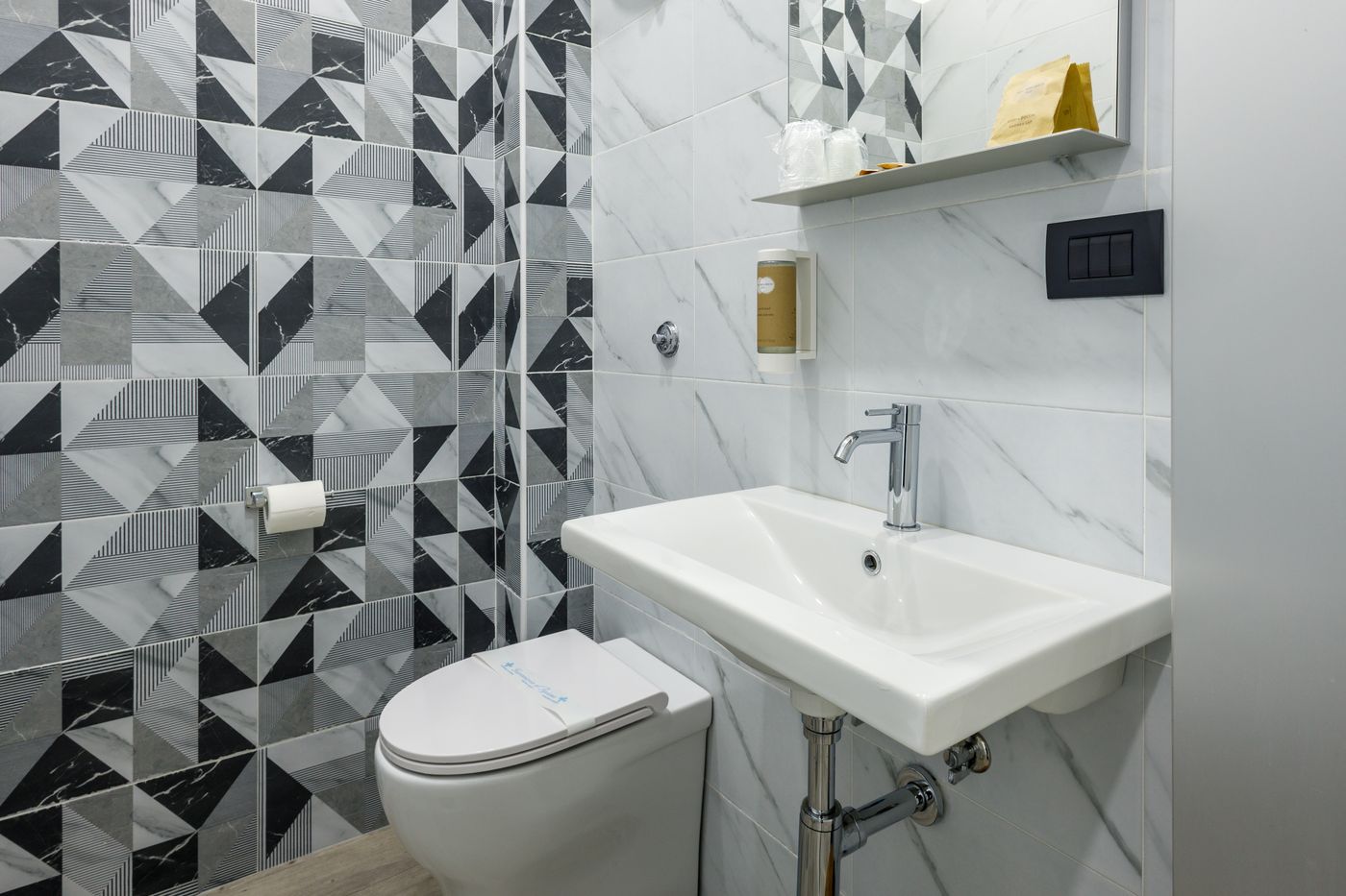 Crossroad-Hotel-Room-28