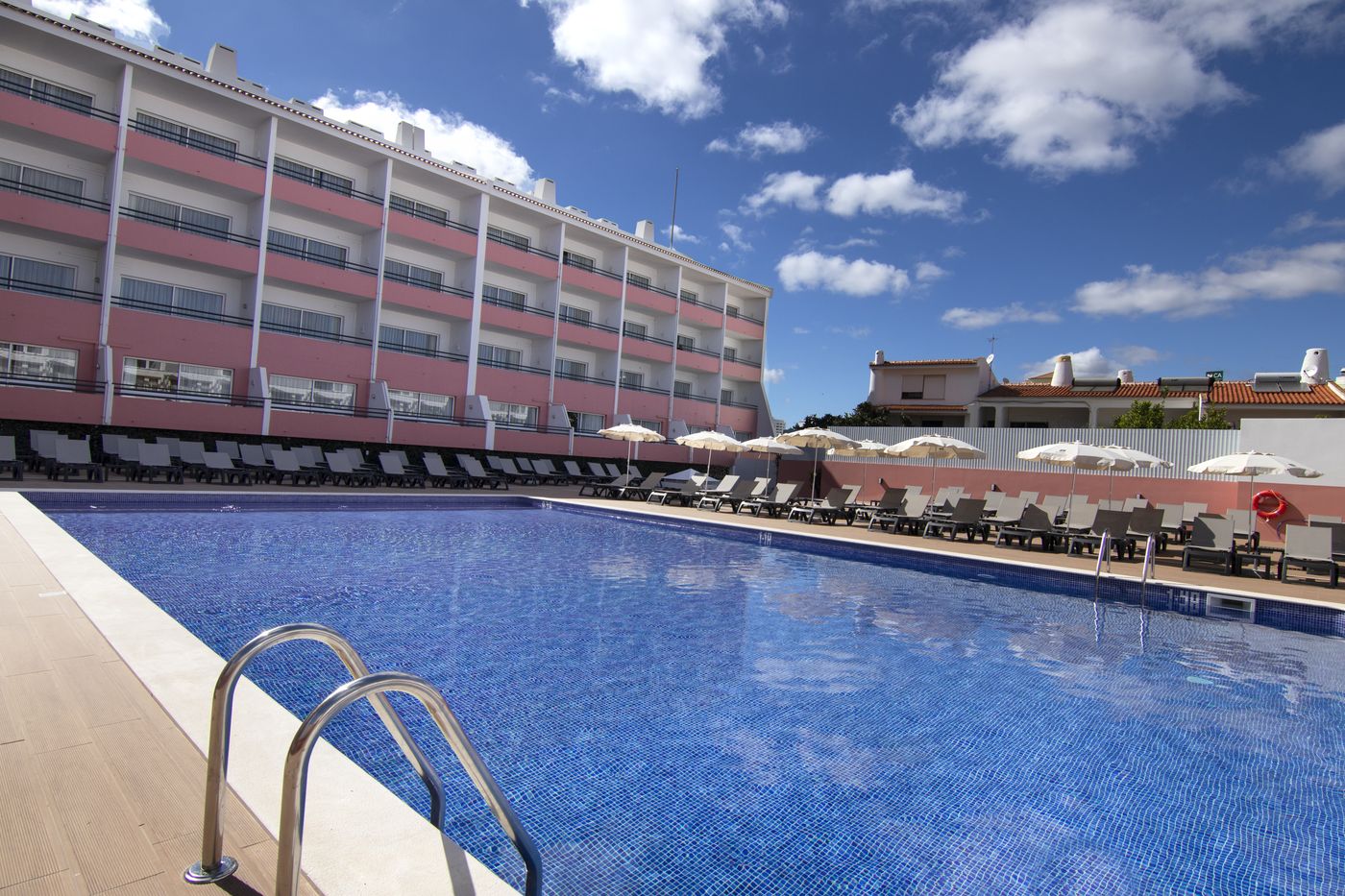 Luna-Hotel-da-Oura-Pool-1