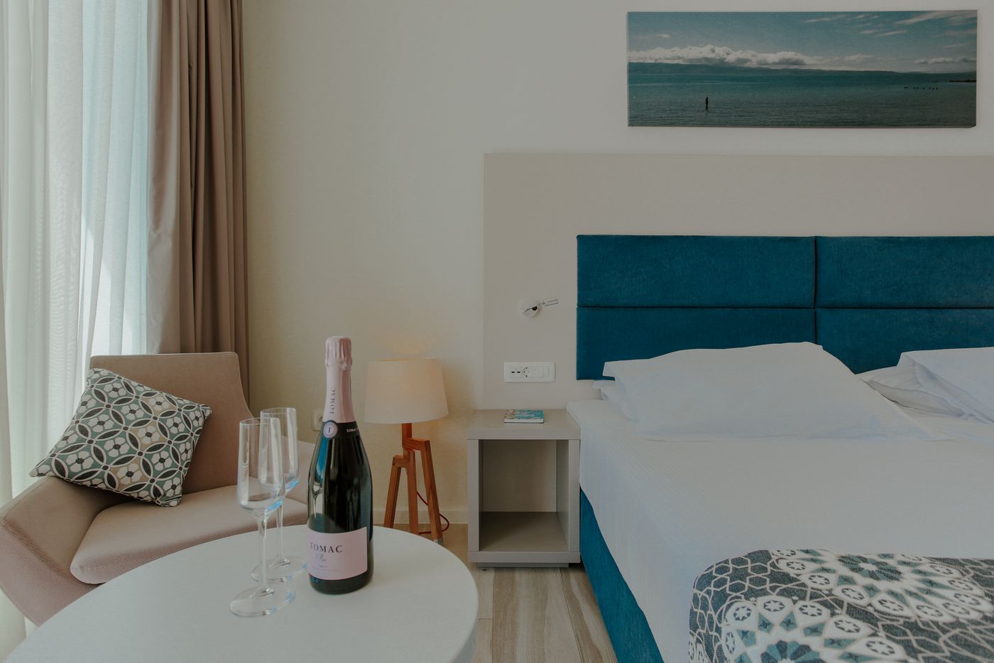 Romana-Beach-Apartments-Room-32