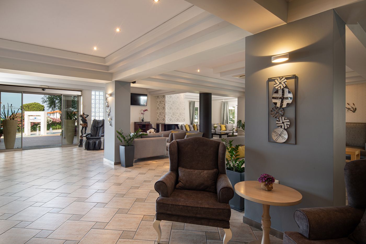 Flegra-Palace-Lobby-67