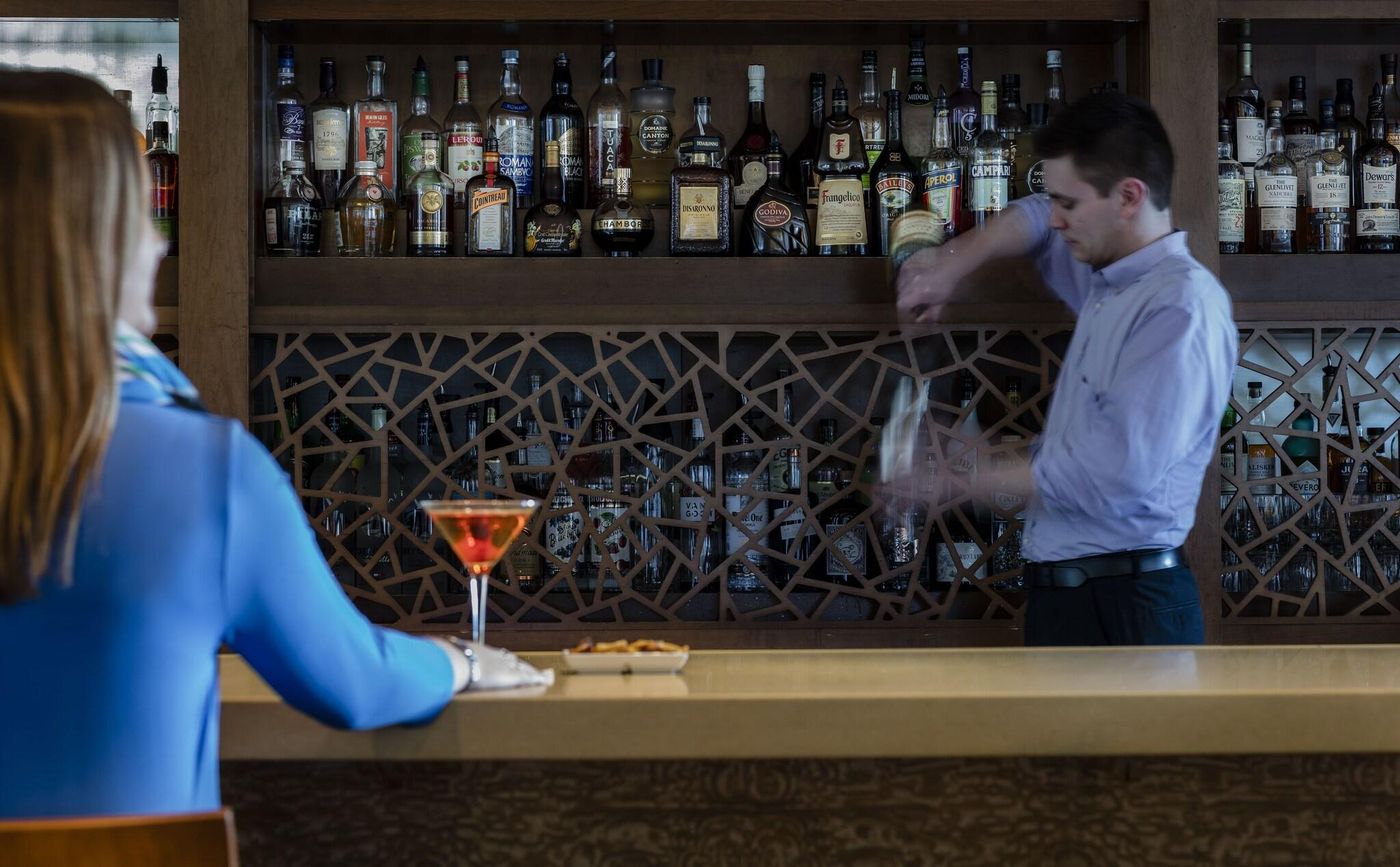 Seaport-Boston-Hotel-Bar-36