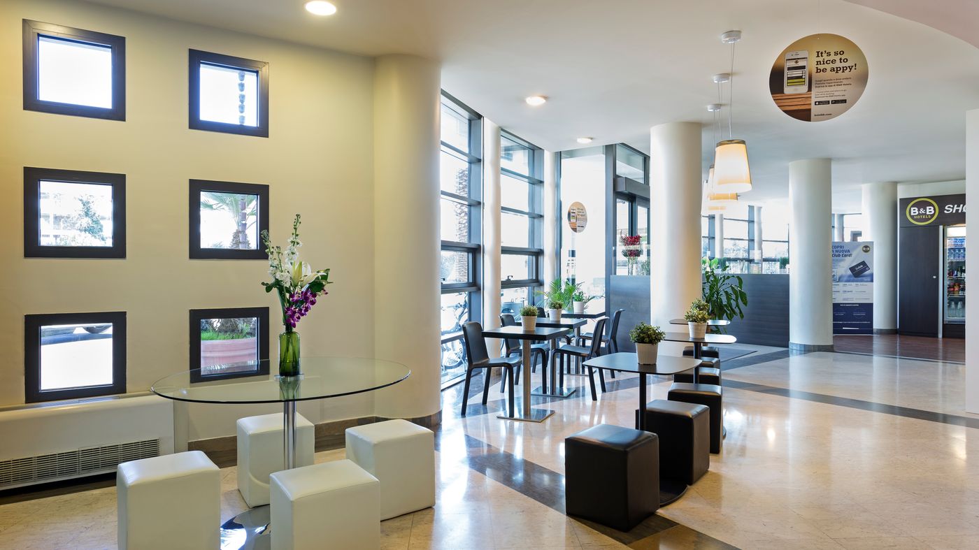 B-B-Hotel-Pisa-Lobby-13