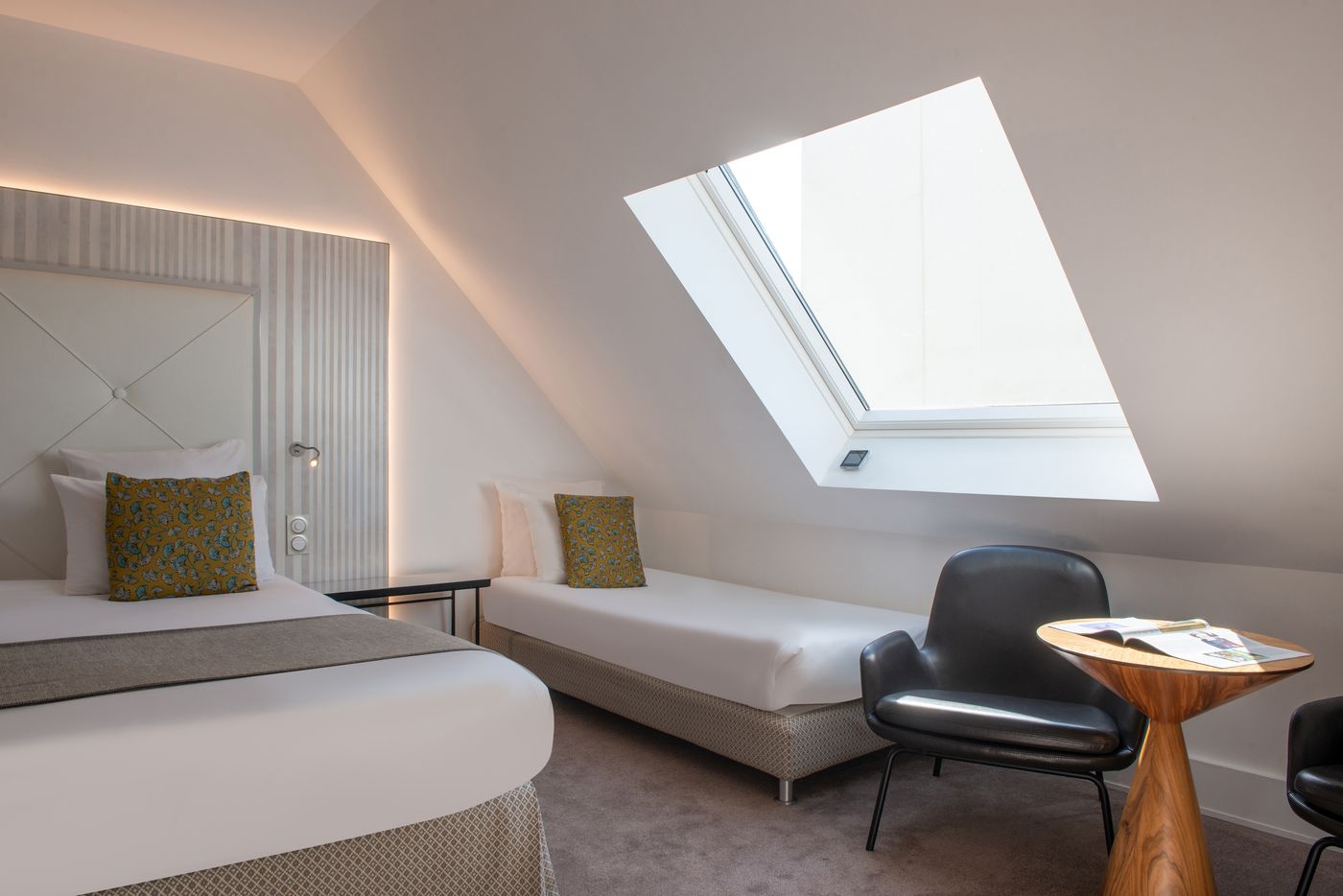 Le-Parisis-Hotel-Room-19