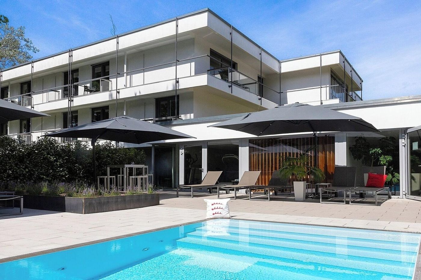 Schlosshotel Monrepos-Germany-LUDWIGSBURG-Pool-10