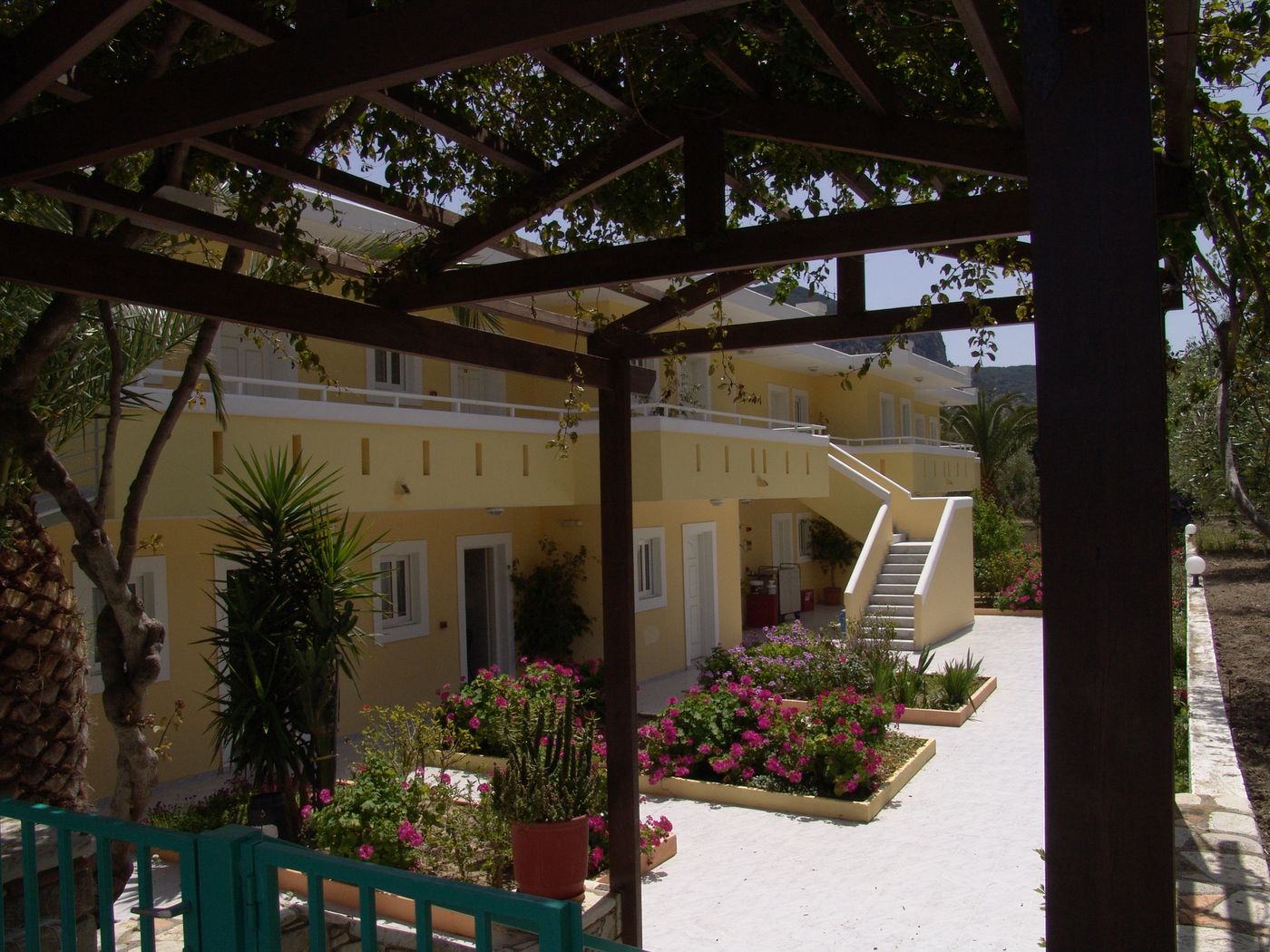 Kontessa-Apartments-Lobby-12