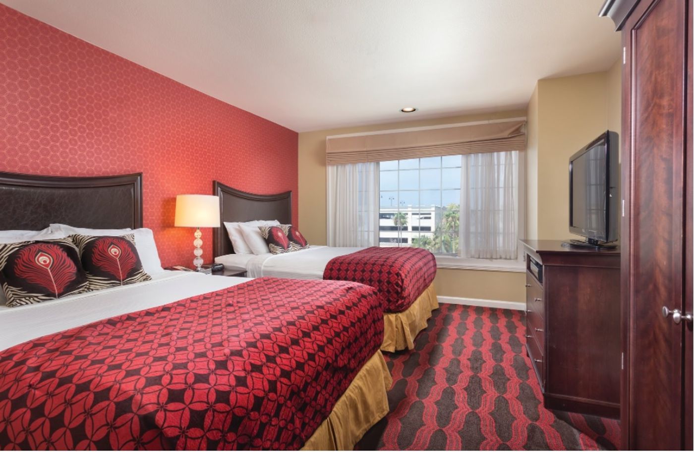 Peacock-Suites-Room-5