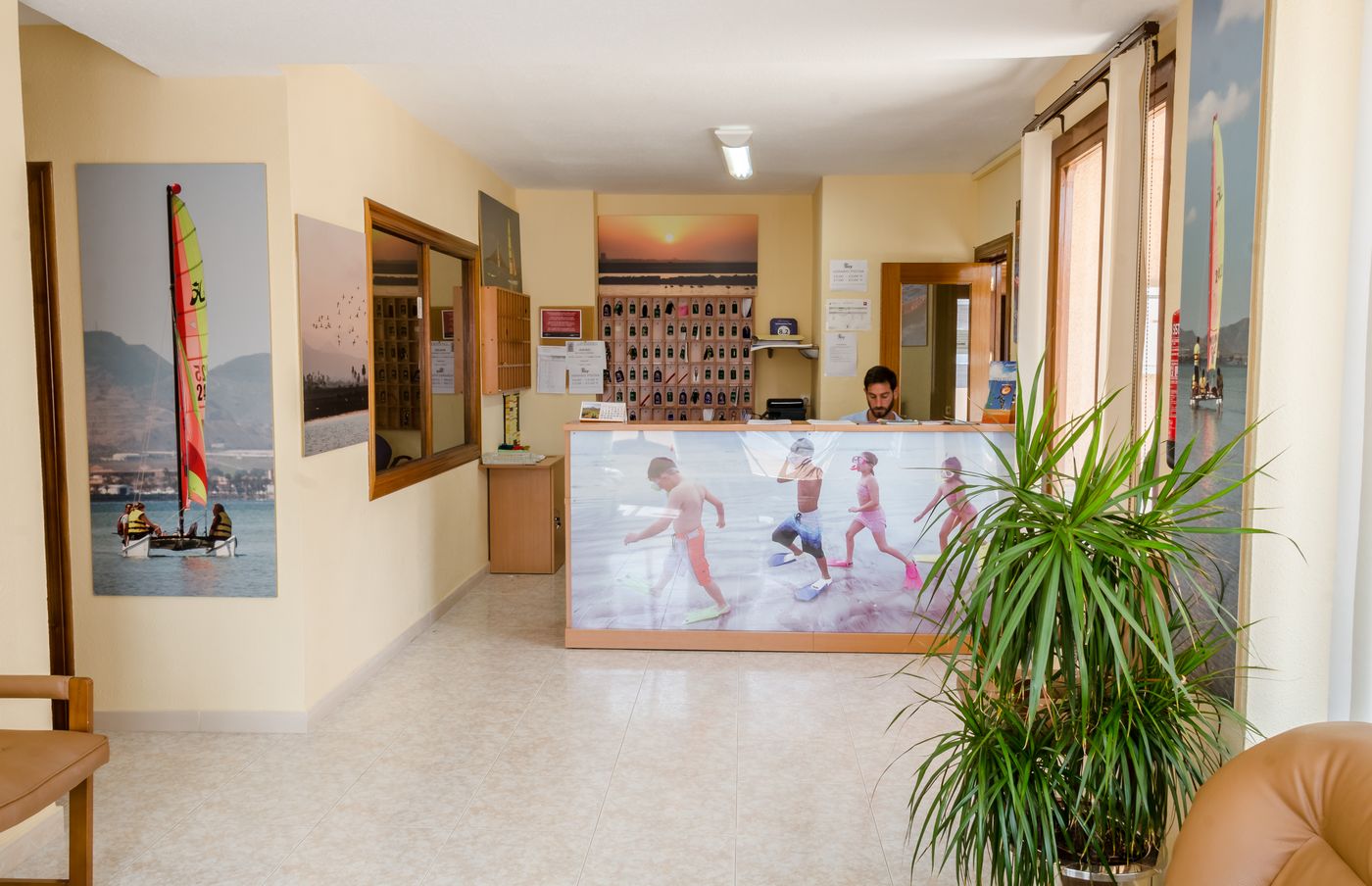 Apartamentos-Tesy-Lobby-38