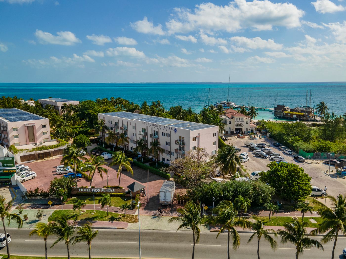 Hotel-Faranda-Dos-Playas-Cancun-General-view-1