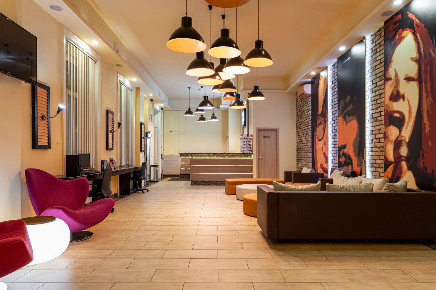 Full-Moon-Budapest-Lobby-13