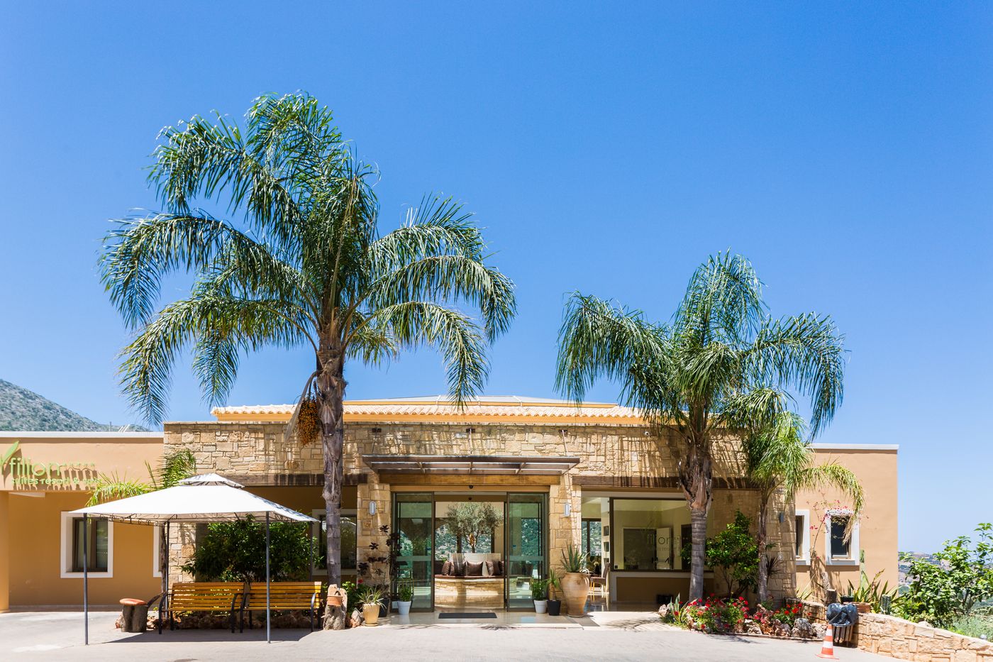 Filion-Suites-Resort---Spa-Lobby-14