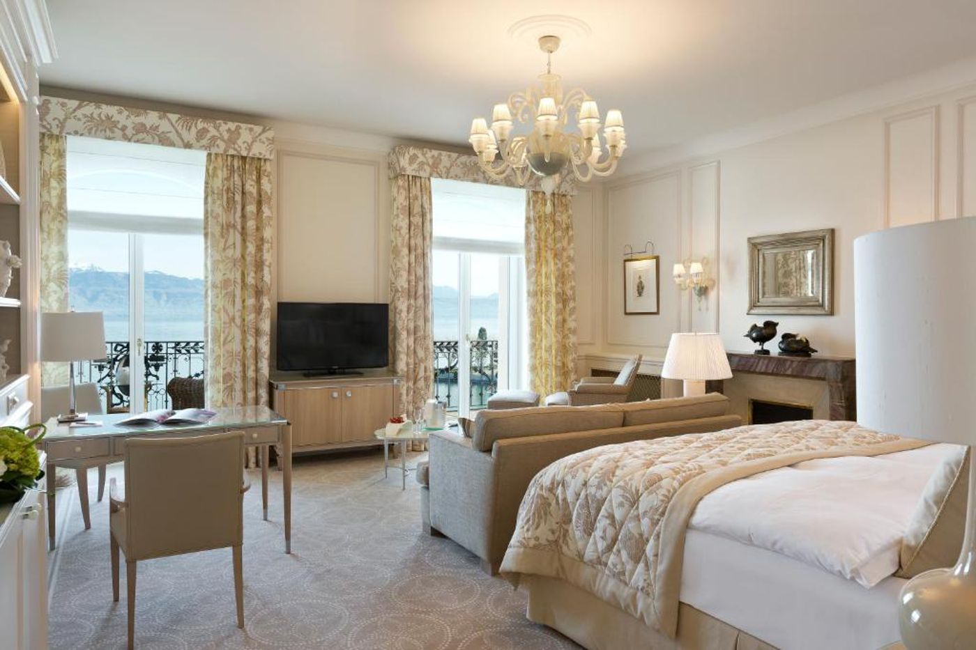 Beau Rivage Palace-Switzerland-LAUSANNE-Room-10