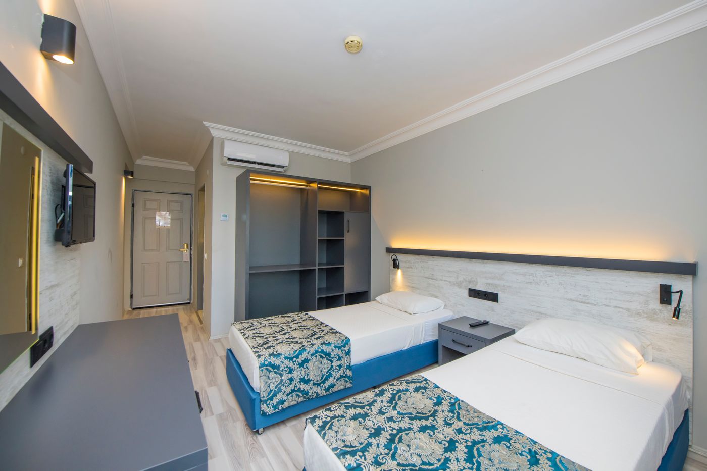 Golden-Moon-Hotel-Room-21