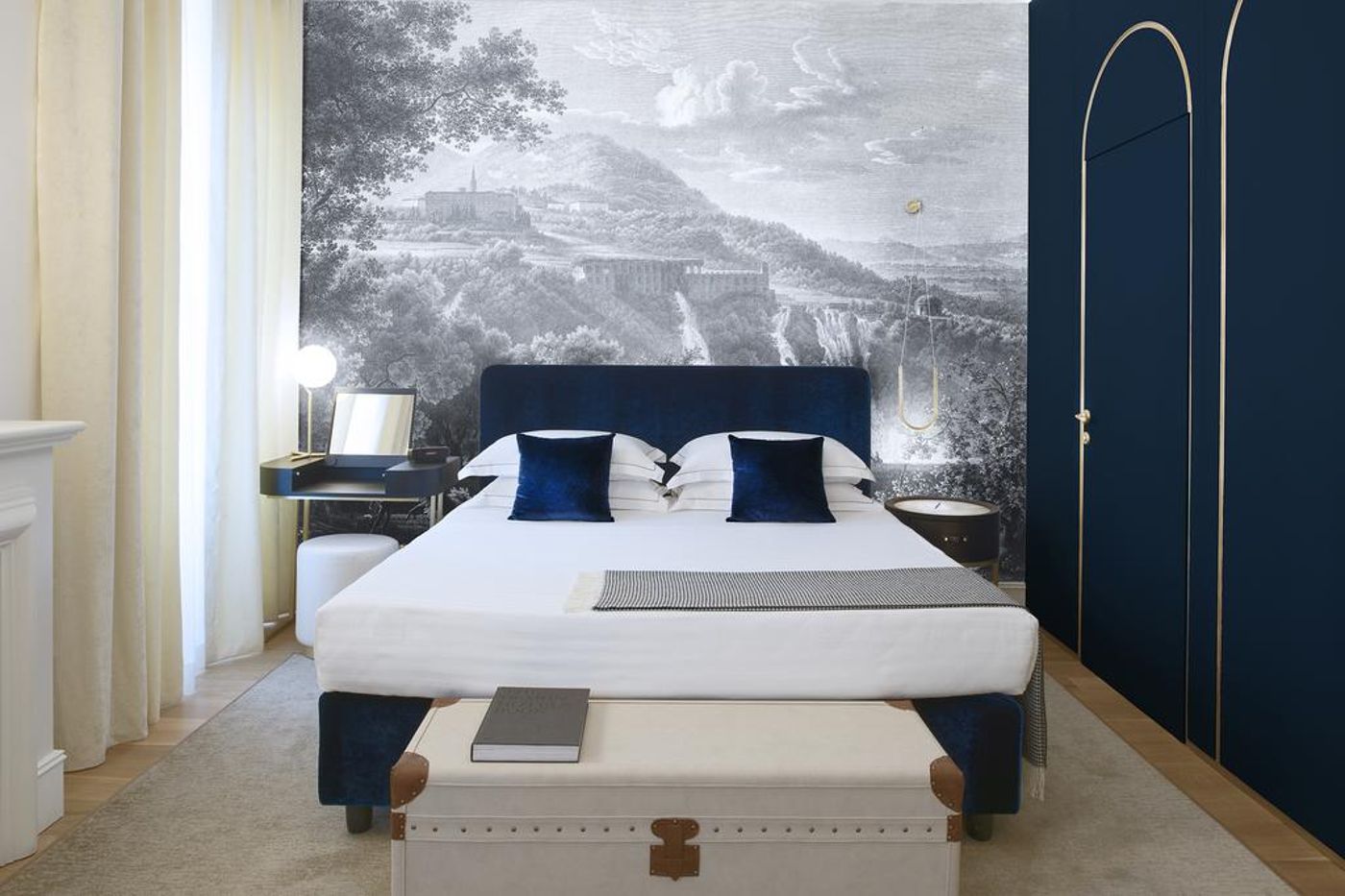 Elizabeth-Unique-Hotel-Room-37