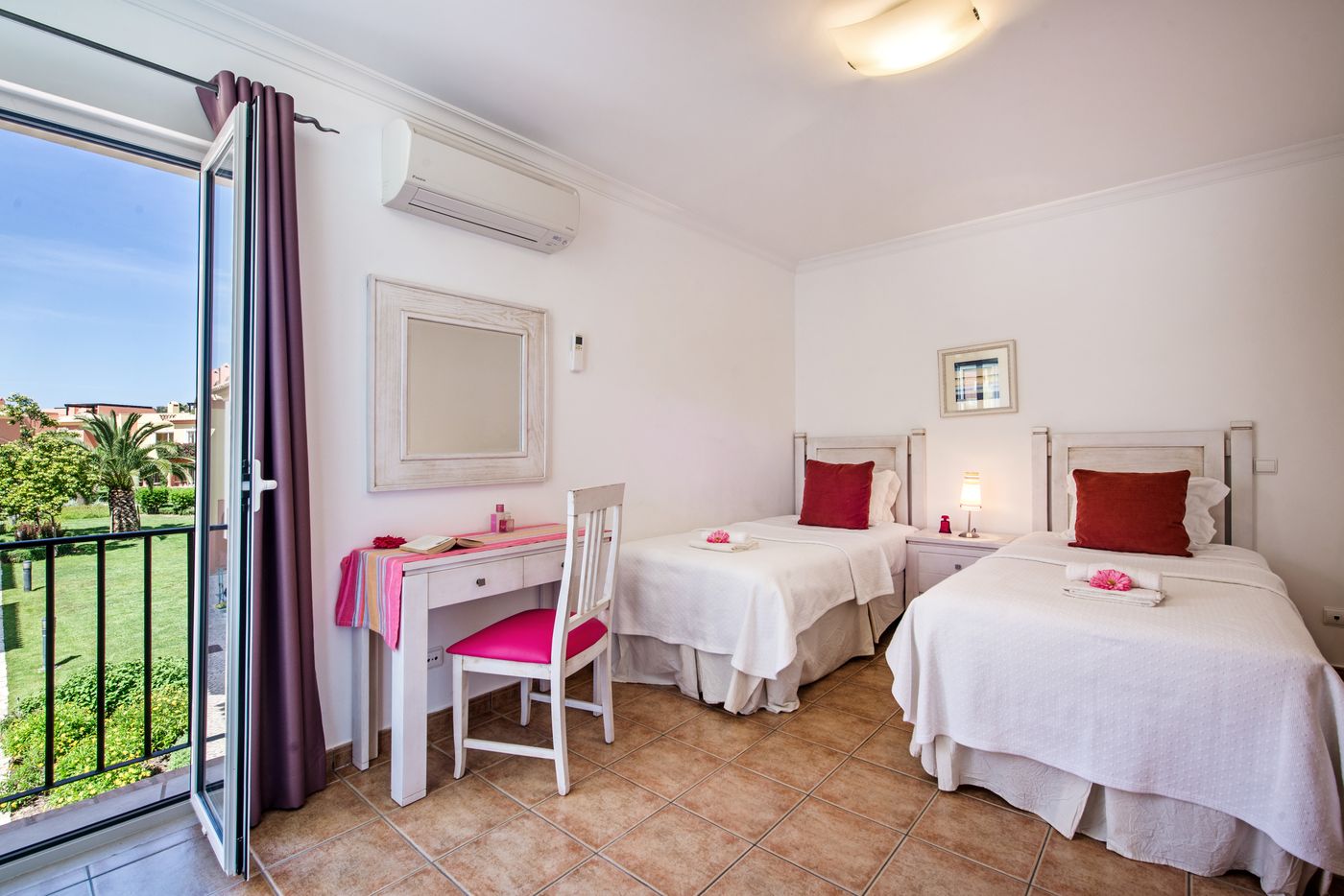 Jardim-da-Meia-Praia-Room-22