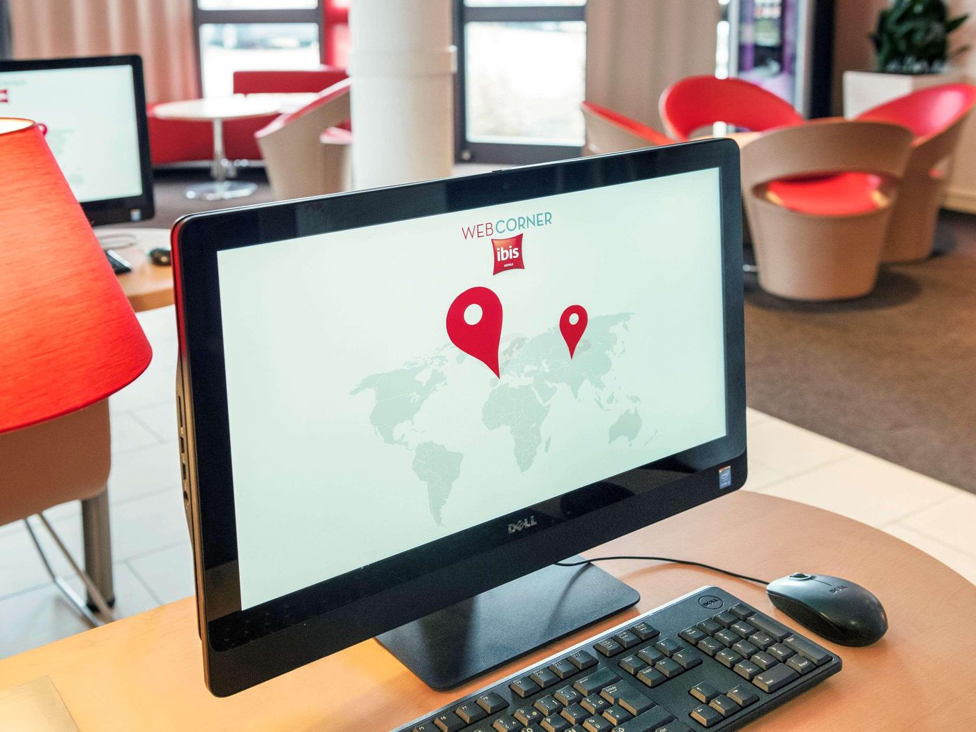 ibis-Luxembourg-Aeroport-Lobby-19