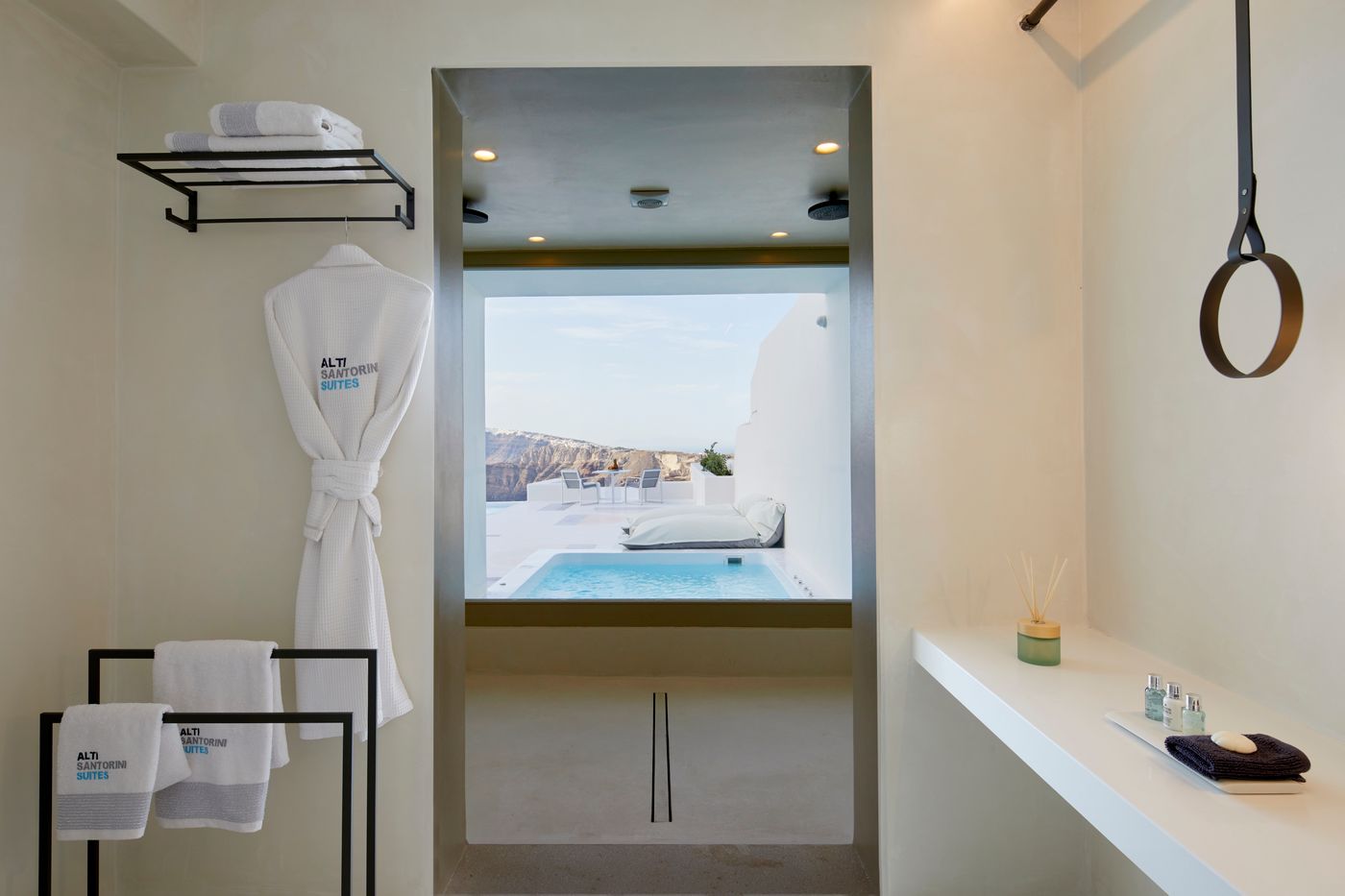 Alti-Santorini-Suites-Room-39