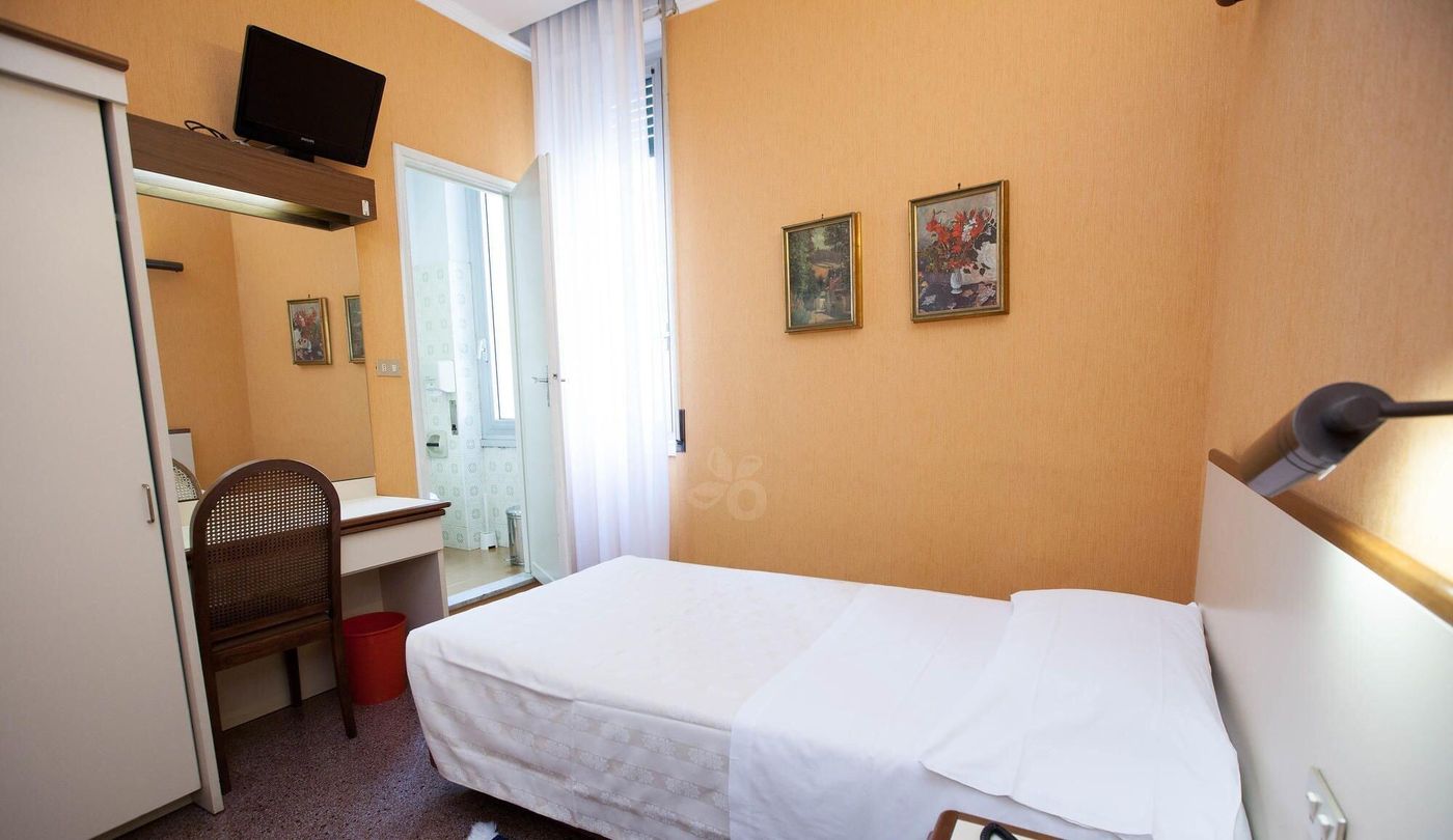 Vittoria Orlandini - Italy - GENOA  - Room - 4