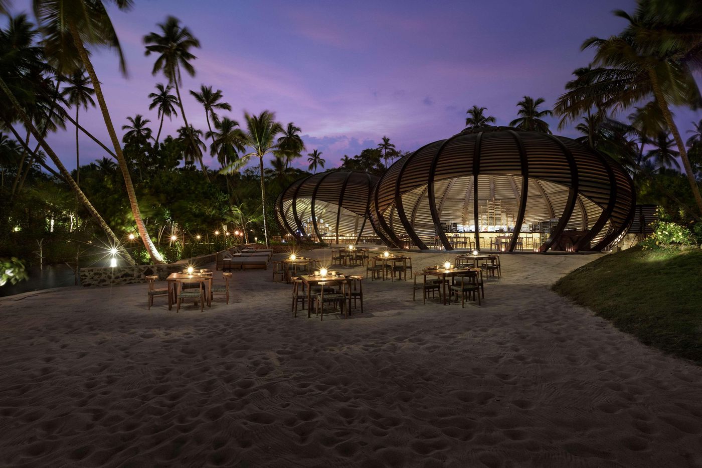 Anantara-Peace-Haven-Tangalle-Resort-Restaurant-13