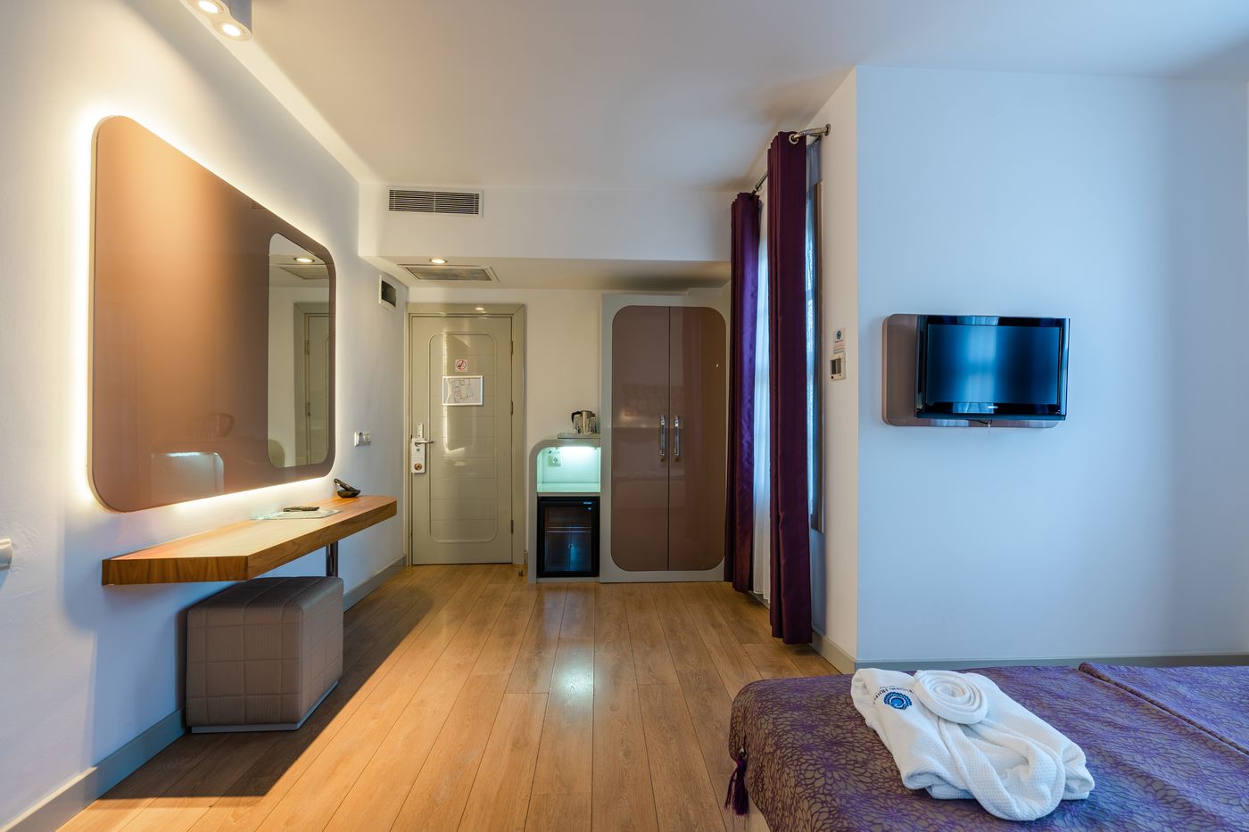 Puding-Hotel-Room-17