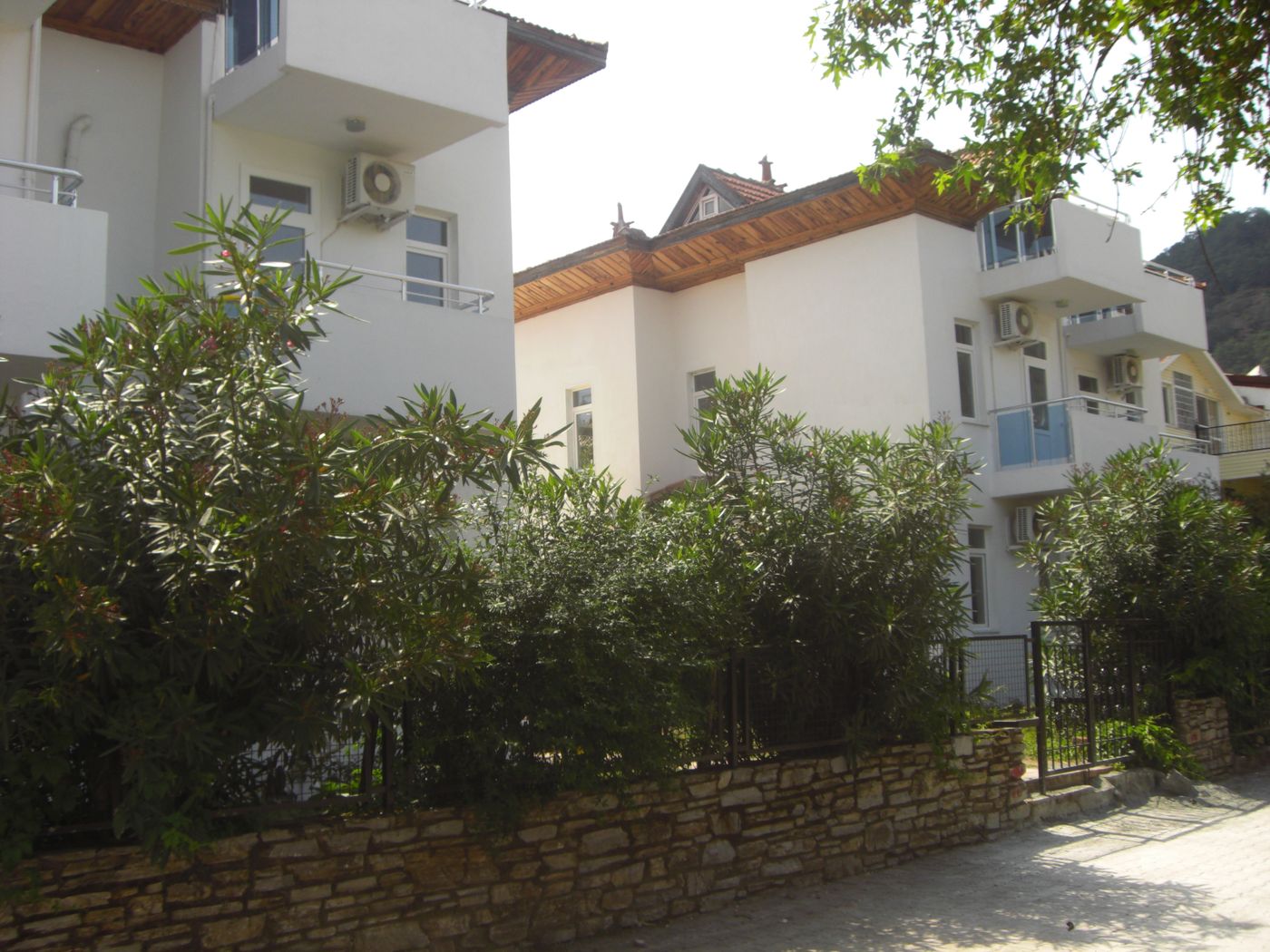 Tolan Apartments